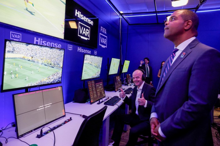 跟着FIFA选世界杯观赛电视:IBC国际转播中心和VAR裁判官方专用